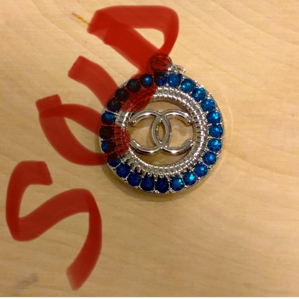 SOLD! Beautiful Chanel Zipper pull pendent - Picture 1 of 4